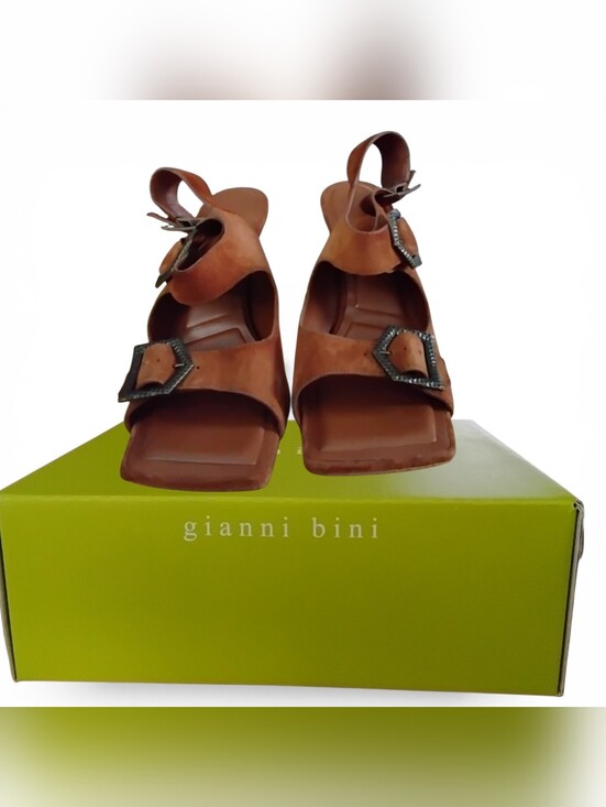 Gianni Bini Shoes - Gianni Bini Texas Tan Leather Buckle Heeled Sandals.